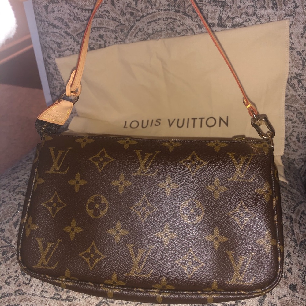 Authentic LV Pochette